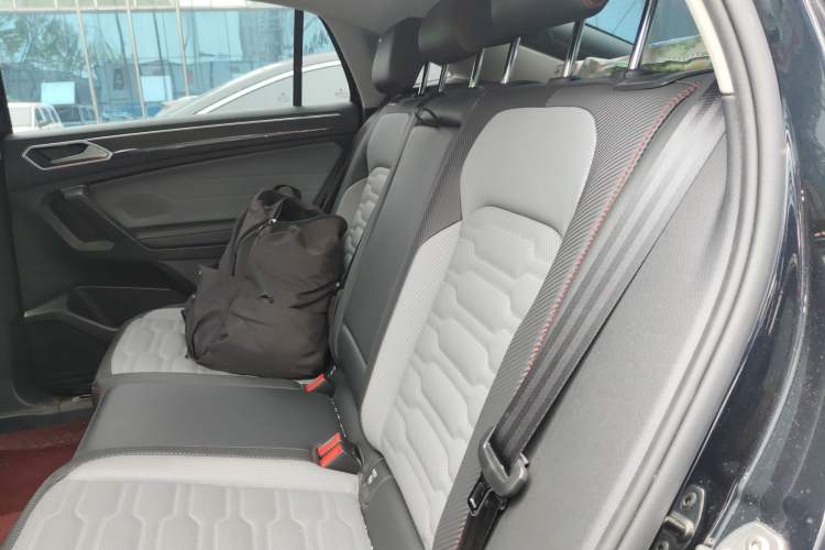 Used Volkswagen Tiguan X 2023 Revised Version 330TSI Two-Wheel-Drive Flagship Edition Left Rear Seat