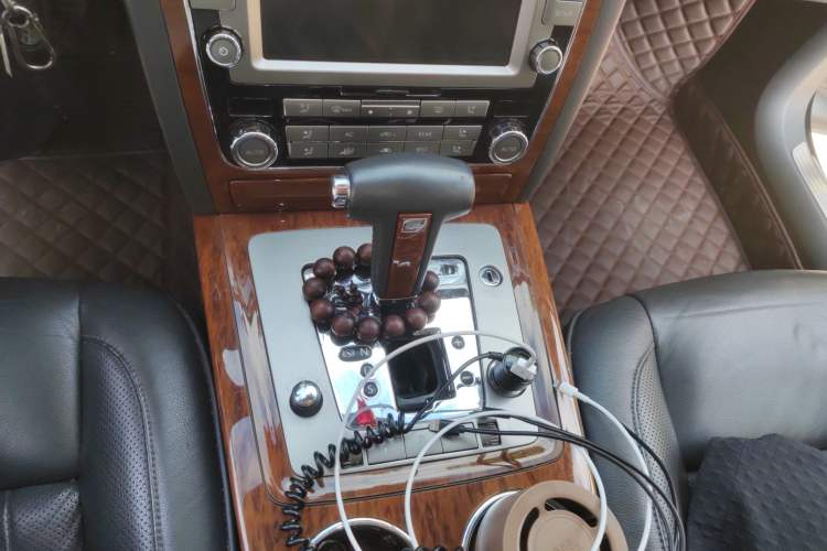 Used Volkswagen Phaeton 2012 3.0L Business Edition Gear Lever