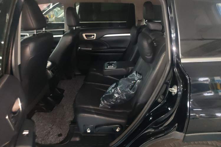 Used Toyota Highlander 2017 2.0T Four-Wheel Drive Luxury Edition 7 Seats