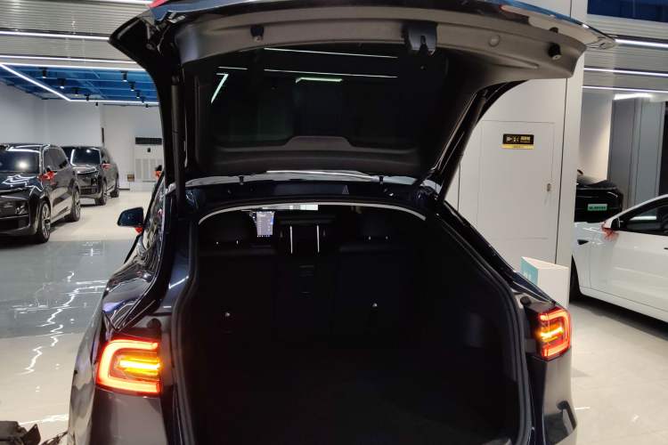 Used Tesla Model Y 2024 Rear-Wheel-Drive Version
