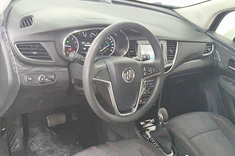 Used Buick Encore 2018 18T Automatic Two-Wheel Drive Urban Leading Model Center Console