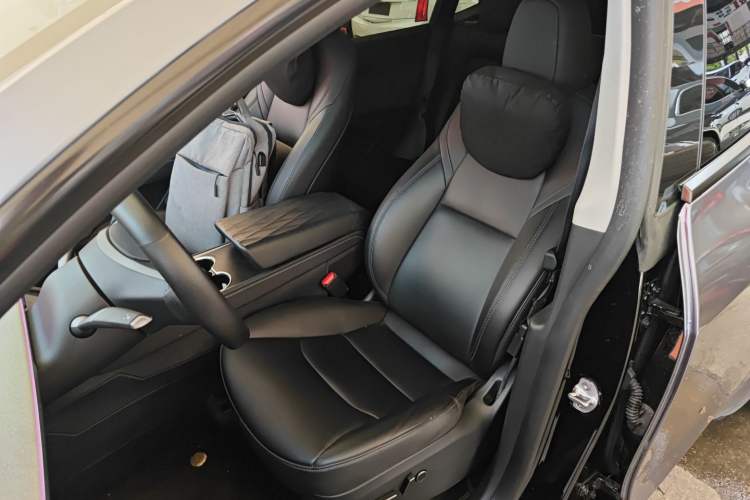 Used Tesla Model Y 2023 Rear-Wheel-Drive Version Left Front Seat