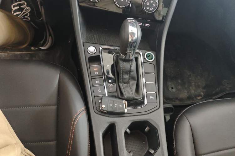 Used Volkswagen Bora 2024 280TSI DSG Comfort Edition Gear Lever