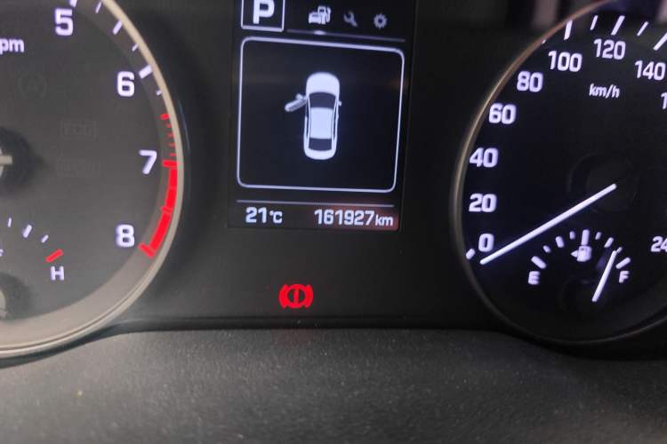 Used Hyundai Elantra (6th Generation / Lingdong) 2016 1.6L Automatic ZhiXuan – Elite Version Odometer Close Up