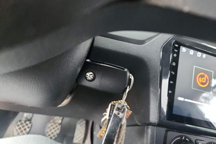 Used Volkswagen Jetta 2013 1.6L Manual Fashion Edition
