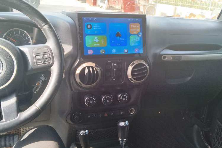 Used Jeep Wrangler 2016 3.0L Sahara 75th Anniversary Edition Audio And AC Panel