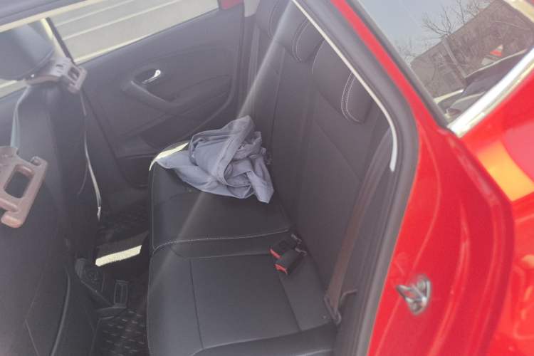 Used Volkswagen Polo 2014 1.4L Automatic Comfort Edition Interior 4