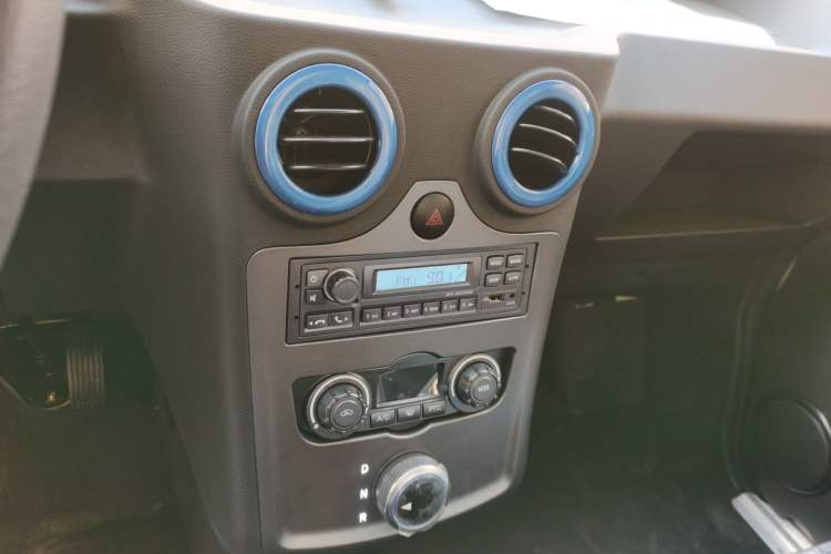 Used Foton Intelligent Blue Elf E7 2024 All-Electric Van Flat Roof 2 Seats CATL 46.36 kWh
