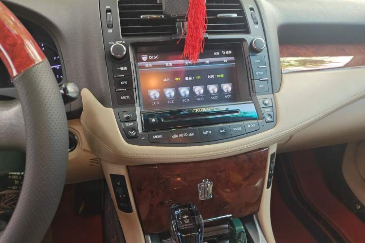 Used Toyota Crown 2012 2.5L Royal Leather Edition