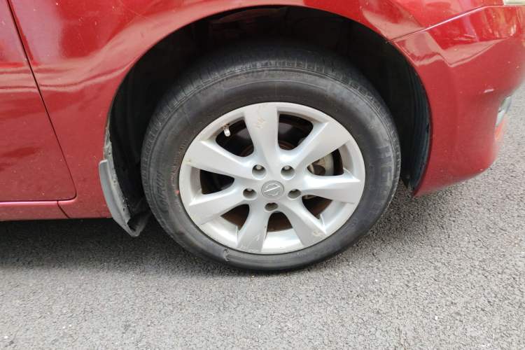 Used Nissan Tiida 2014 1.6L CVT Smart Model Right Front Wheel Hub