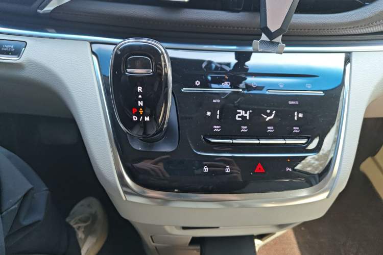 Used Buick GL8 2023 Land Executive Class Smart Enjoyment Model
