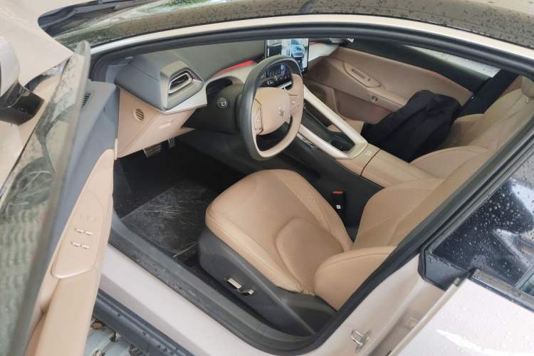 Used ARCFOX Alpha S5 2024 708MAX 200kW Driver Seat