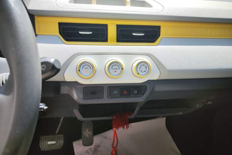 Used Chery New Energy QQ Ice Cream 2022 170km Sundae Phosphate Lithium-Ion