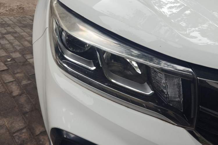 Used FORTHING Joyear X5 2017 1.6L CVT Luxury Model
