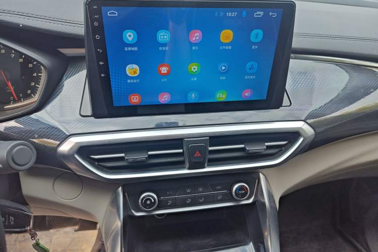 Used SAIC MAXUS G50 2022 1.5T Automatic Comfort Touring A Audio And AC Panel