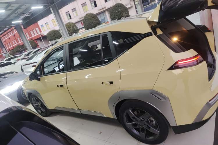 Used AION Y 2022 Plus 70 Tech Edition
