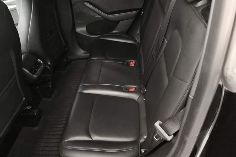 Used Tesla Model Y 2022 Long-Range All-Wheel-Drive Version