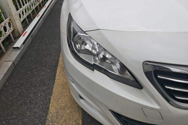 Used Peugeot 408 2016 1.6T Automatic Luxury Edition Right Front Headlight