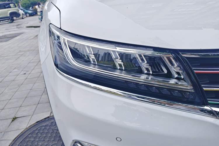 Used Roewe RX5 2018 20T Two-Wheel Drive Automatic Internet Smart Edition