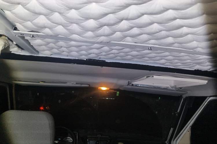 Used Iveco Daily 2020 2.5T A35 Passenger Van with Dual Tires Low Roof 5-9 Seats China V Emission Standard
