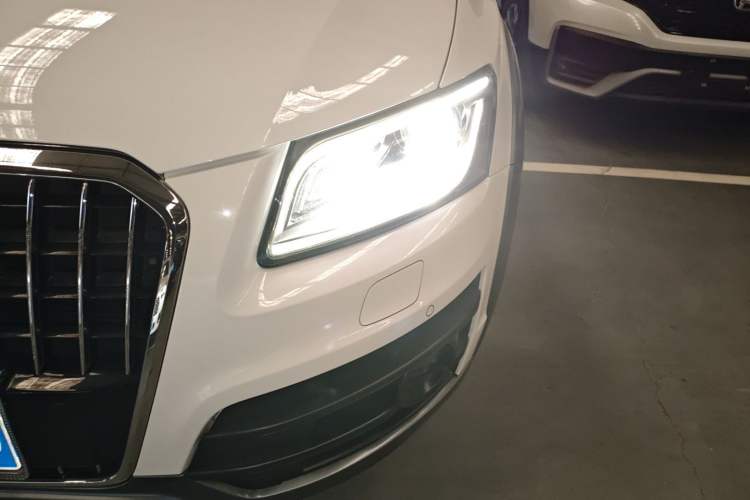 Used Audi Q5 2017 Plus 40 TFSI Comfort Model Left Front Headlight