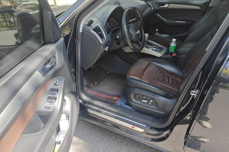 Used Audi Q5 2017 Plus 40 TFSI Ambition Model
