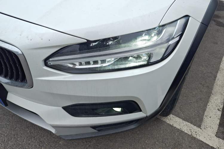Used Volvo V90 2021 Cross Country B5 AWD Smart Range Edition