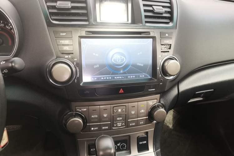 Used Toyota Highlander 2011 2.7L Two-Wheel Drive 7-Seater Luxury Edition
