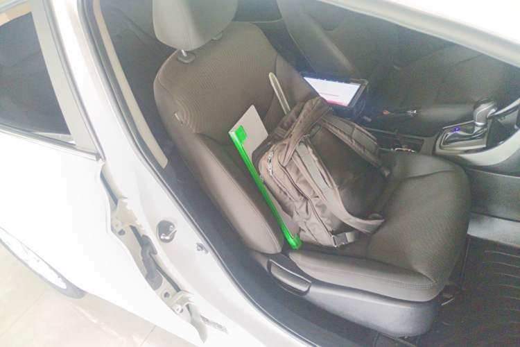 Used Hyundai Elantra (5th Generation / Langdong) 2016 1.6L Automatic Prestige Model
