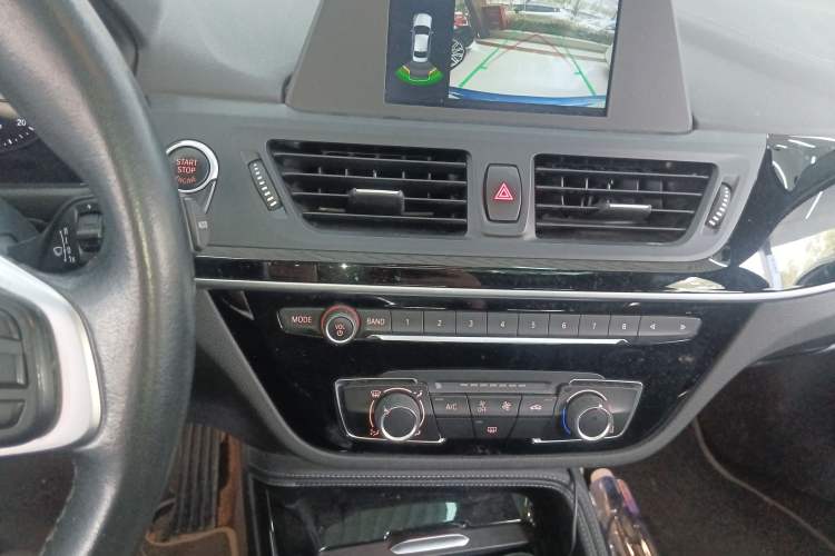 Used BMW 1 Series 2018 118i Sport Edition Audio And AC Panel