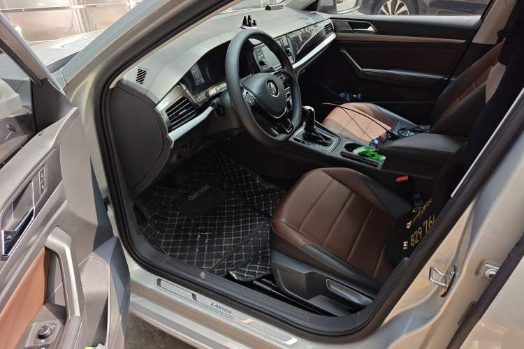 Used Volkswagen Lavida 2018 1.5L Automatic Comfort Edition China V Standard Driver Seat