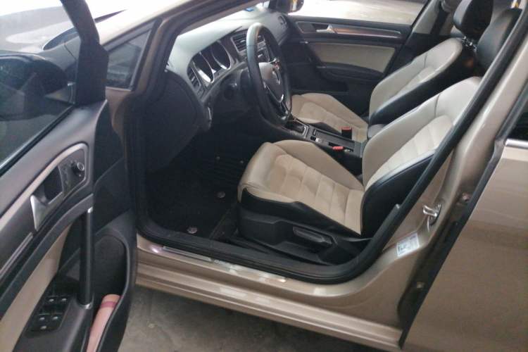 Used Volkswagen Golf 2017 230TSI Automatic Luxury Million-Vehicle Commemorative Edition