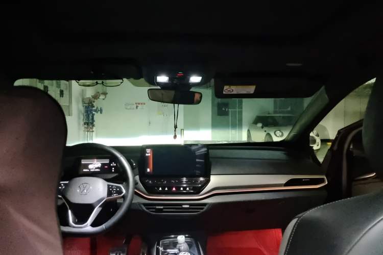 Used Volkswagen ID.4 CROZZ 2021 Long-Range PRO Two-Wheel Drive Version Headliner