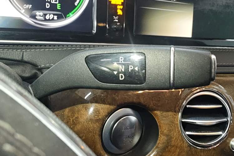 Used Mercedes-Benz S-Class 2014 S 400 L HYBRID
