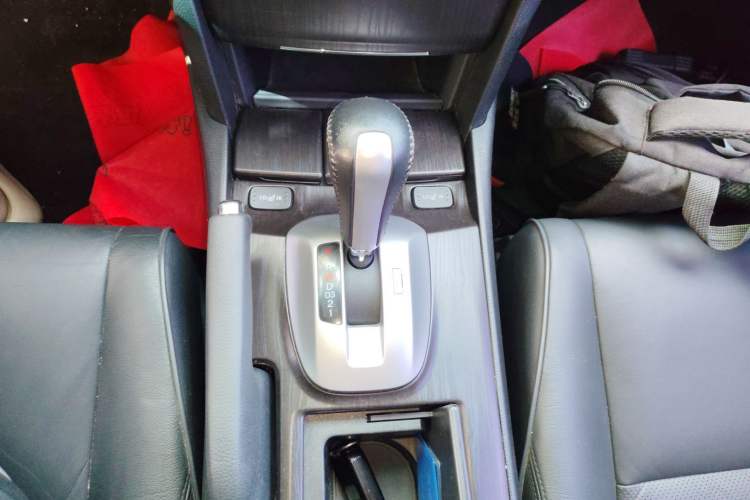 Used Honda Crosstour 2014 2.4L Luxury Edition Gear Lever