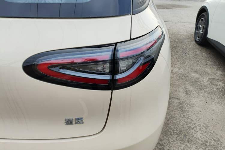 Used Geely Galaxy Geome 2026 Model 410km Carefree Edition Right Rear Taillight