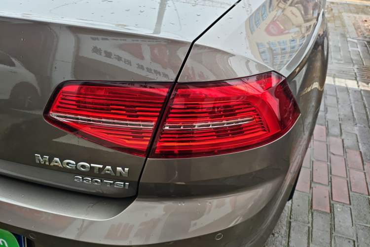 Used Volkswagen Magotan 2018 Facelift 330TSI DSG Luxury Model Right Rear Taillight