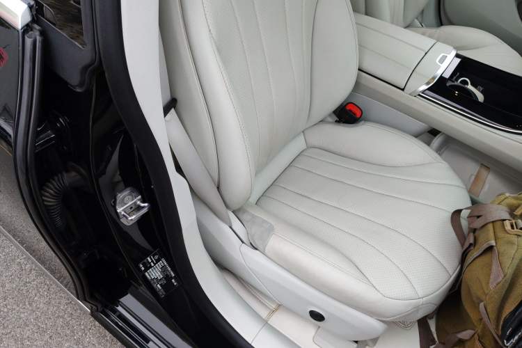 Used Mercedes-Benz EQE 2022 350 Luxury Edition Right Front Seat