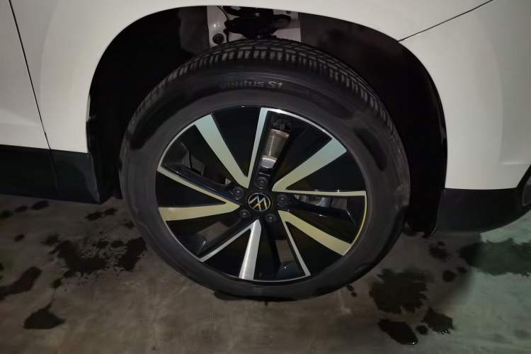 Used Volkswagen Tharu 2023 300TSI Two-Wheel-Drive Moonlight Edition