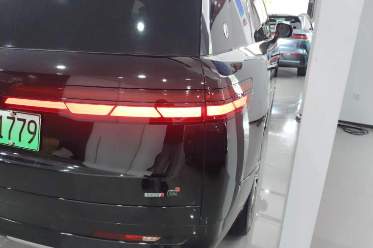 Used Denza N9 2025 Flagship Model
