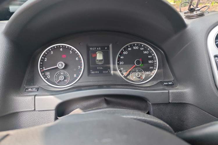 Used Volkswagen Tiguan 2016 300TSI Automatic All-Wheel Drive Luxury Edition Instrument Cluster