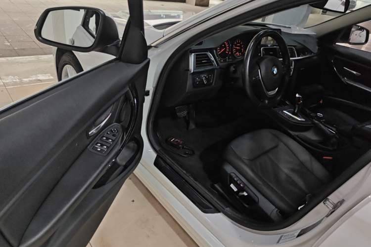 Used BMW 3 Series 2017 320Li Fashion Model
