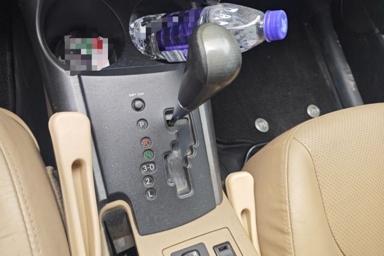 Used Toyota RAV4 2011 2.0L Automatic Luxury Edition Gear Lever