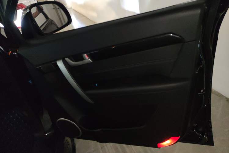 Used Chevrolet Captiva 2014 2.4L Two-Wheel Drive Urban Version 7 Seats