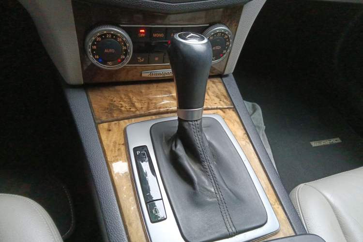 Used Mercedes-Benz C-Class 2010 C 200 CGI Fashion Model Gear Lever