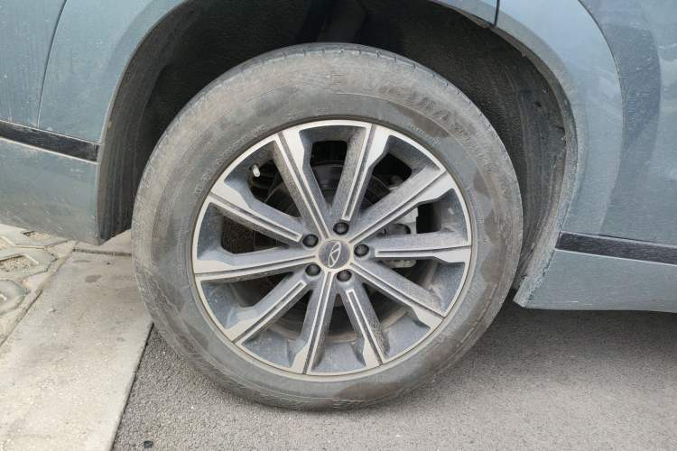 Used Chery Tiggo 9 2023 2.0T Dual-Clutch Two-Wheel Drive Leading Edition 5 Seats Right Rear Wheel Hub