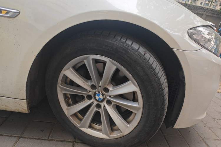 Used BMW 5 Series 2015 520i Elegant Edition
