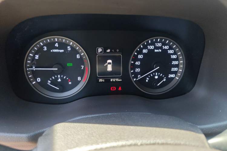 Used Hyundai Tucson 2015 1.6T Dual-Clutch Two-Wheel-Drive Leading Model Instrument Cluster