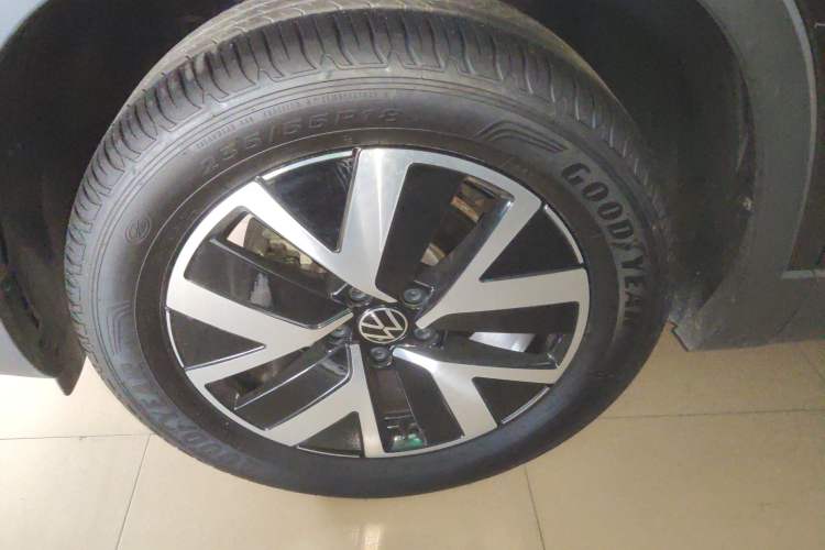 Used Volkswagen Tayron 2024 300TSI Two-Wheel-Drive Luxury Plus Advanced Version Left Front Wheel Hub
