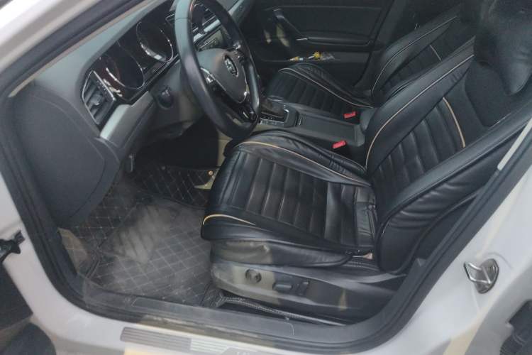 Used Volkswagen Lamando 2015 280TSI DSG Luxury Edition Left Front Seat